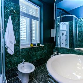 4 Bedroom Villa with Pool in Dubrovnik City, sleeps 8